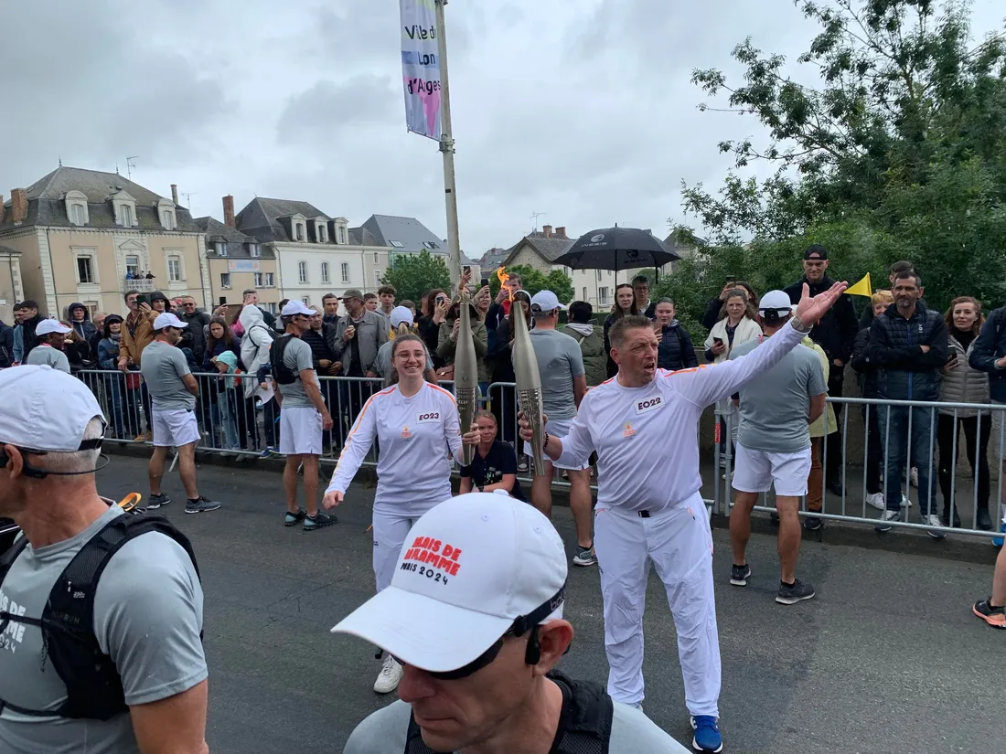 Flamme olympique Méline Lion d'Angers_28 05 24_AVC