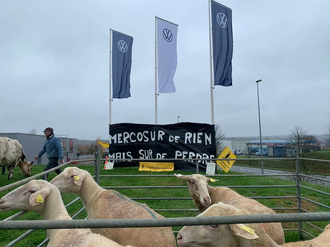 Action Confédération paysanne 53_28 11 24_AVC