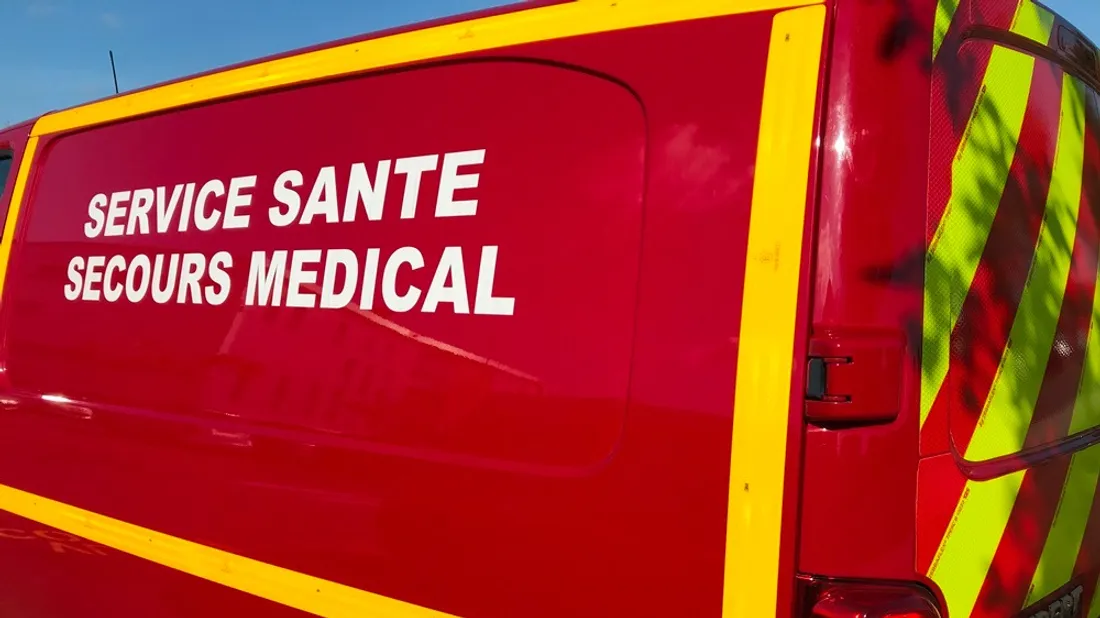 Ambulance secours médical pompiers accident_15 09 22_CJ