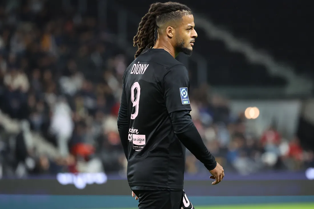 Loïs Diony buteur en Coupe de France, à Houilles.