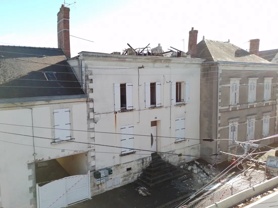 Après incendie Segré 21 rue Denis Papin débris gravats péril_17 11 23_CJ