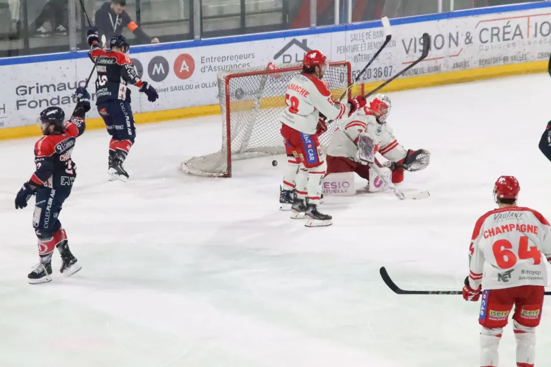 Jonathan Charbonneau et les Ducs d'Angers l'ont emporté face à Grenoble ce mardi 28 février (3-0).