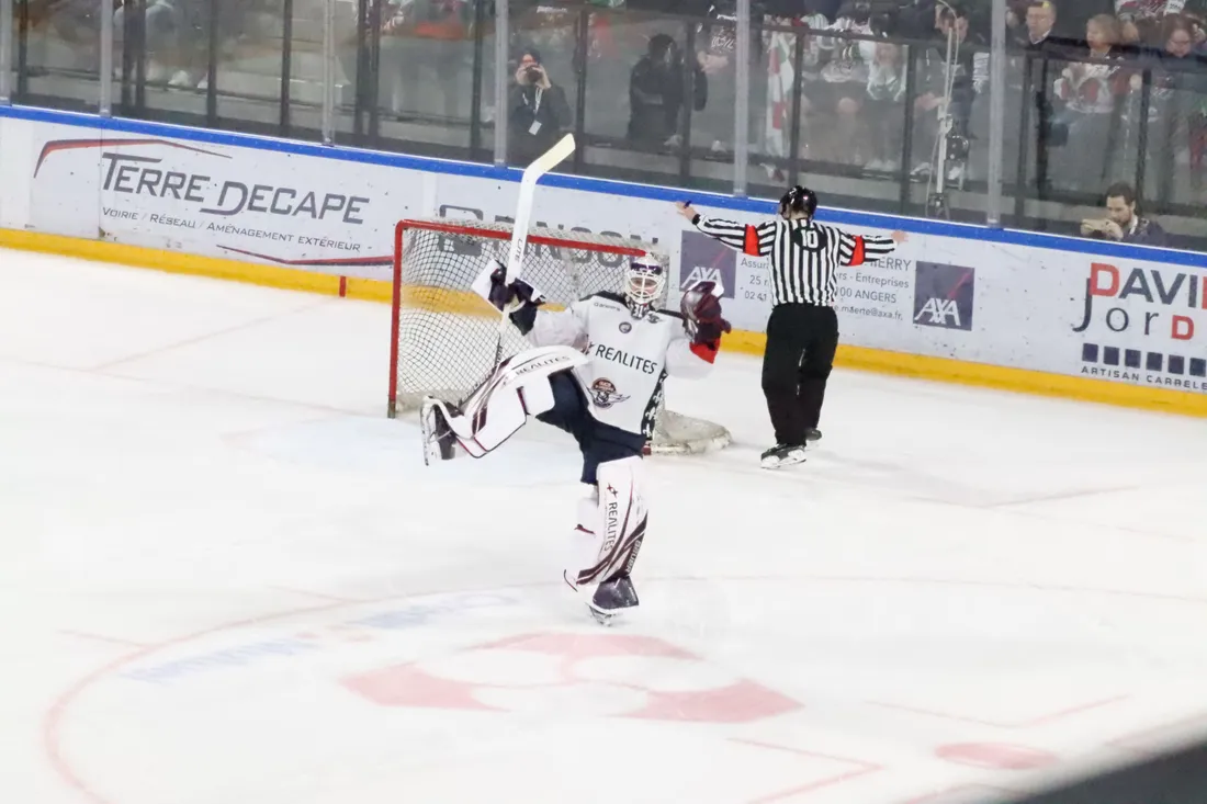 Evan Cowley a une fois de plus été décisif pour permettre aux Ducs de l'emporter.