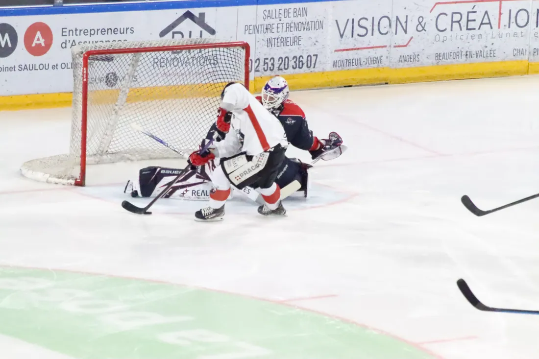 Evan Cowley pourra compter sur un nouveau défenseur la saison prochaine