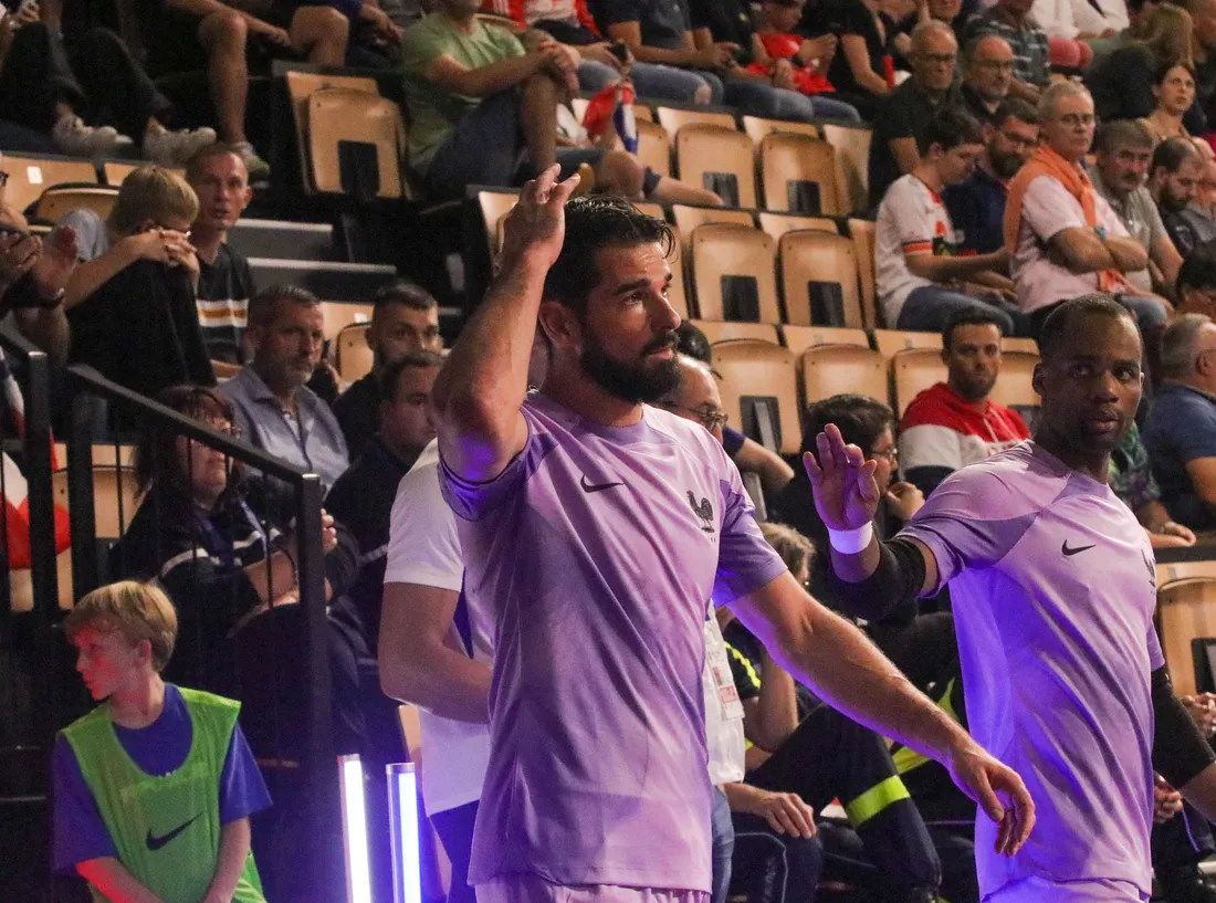 Louis Marquet aux côtés du gardien numéro un Francis Lokoka.