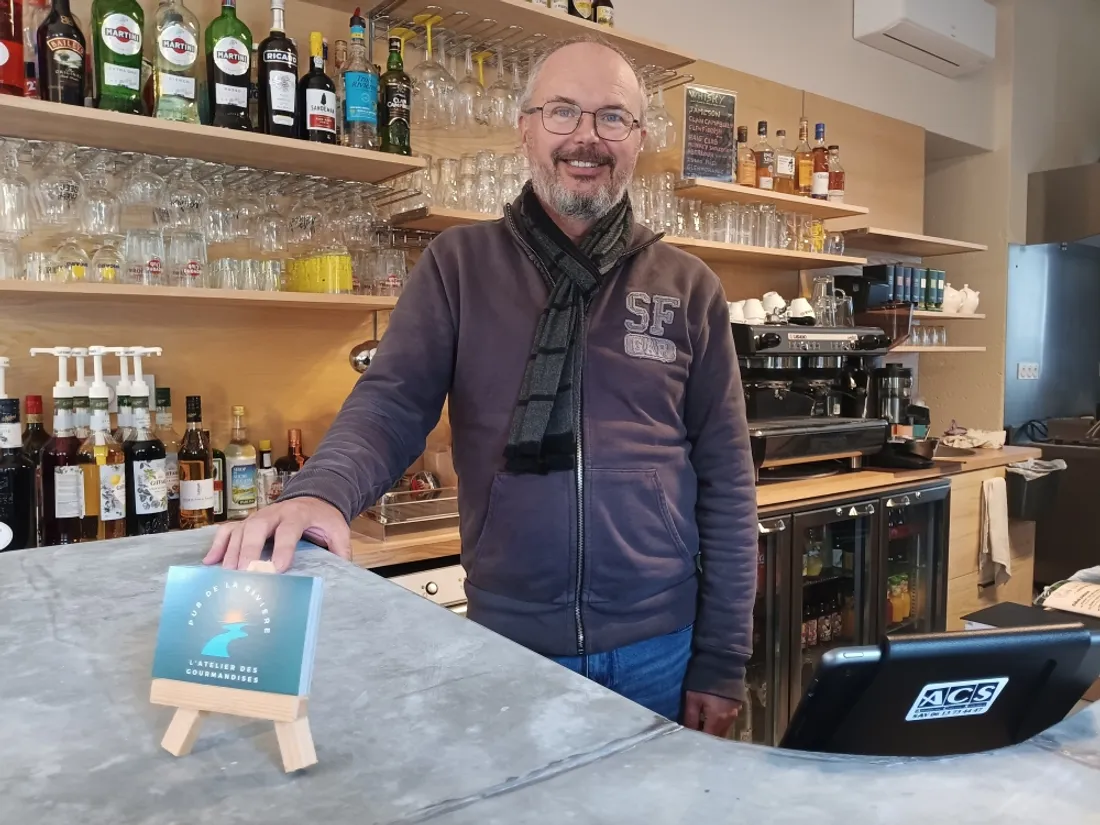 Gilles Robert réouverture pub La Rivière Segré_26 04 24_Marie Chevillard