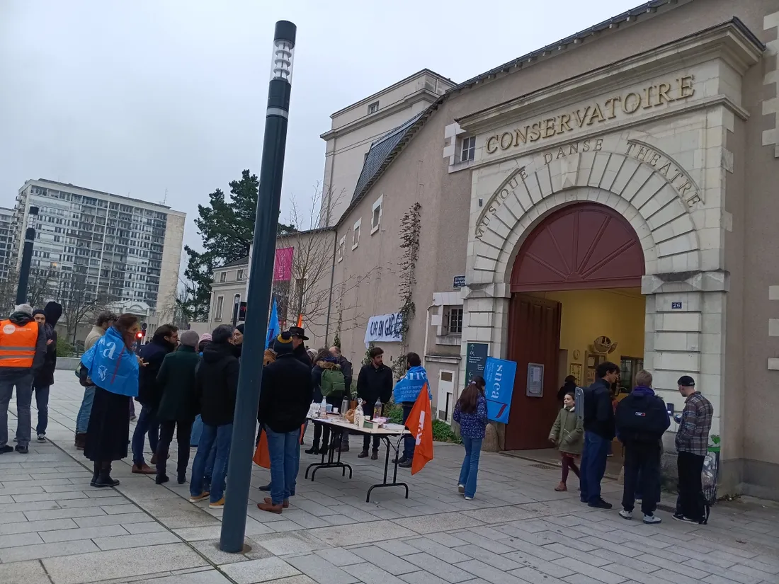Grève conservatoire Angers_17 12 25_MC