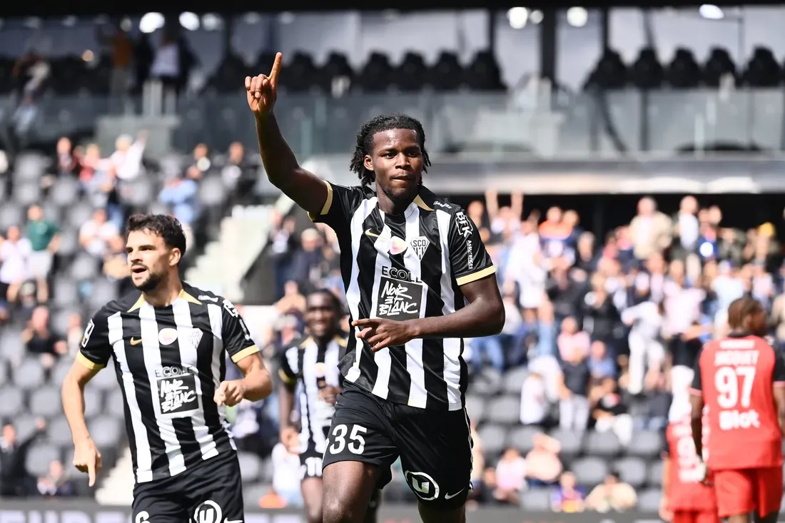 Prosper Peter a inscrit son premier but en Ligue 1 face au Stade Rennais.