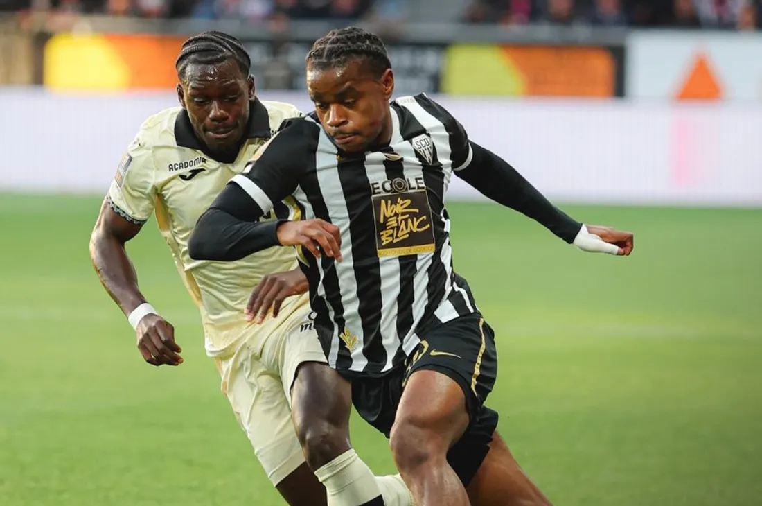 Joseph Kalulu au duel avec Jean-Victor Makengo.