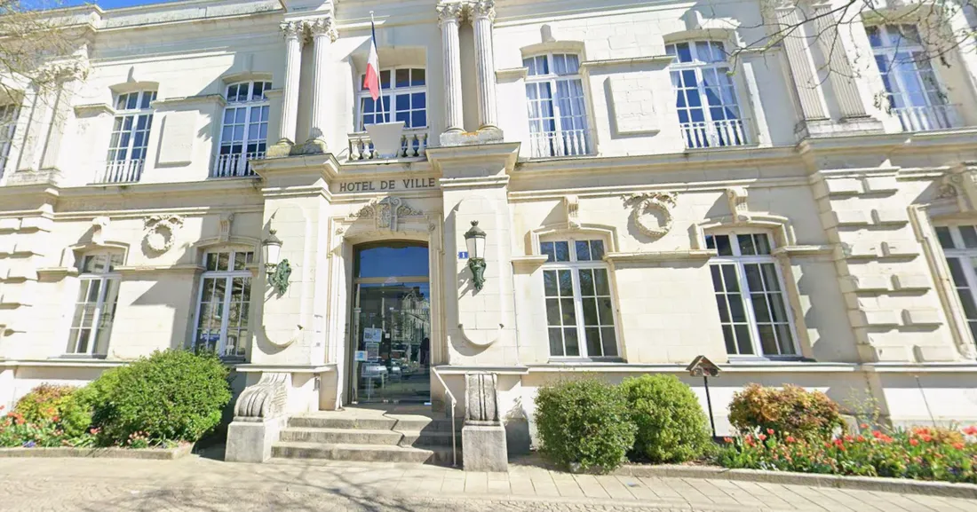 Mairie Longué-Jumelles_20 10 2026_Google Street View