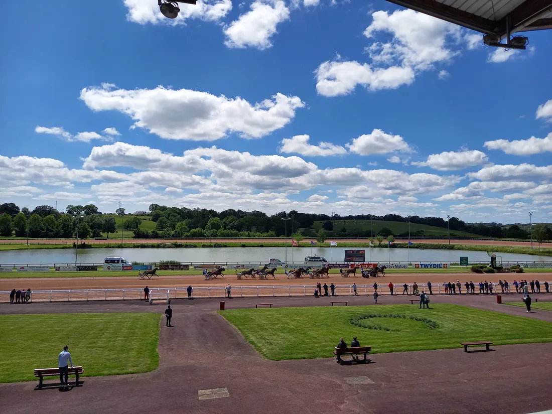 Hippodrome Laval-2