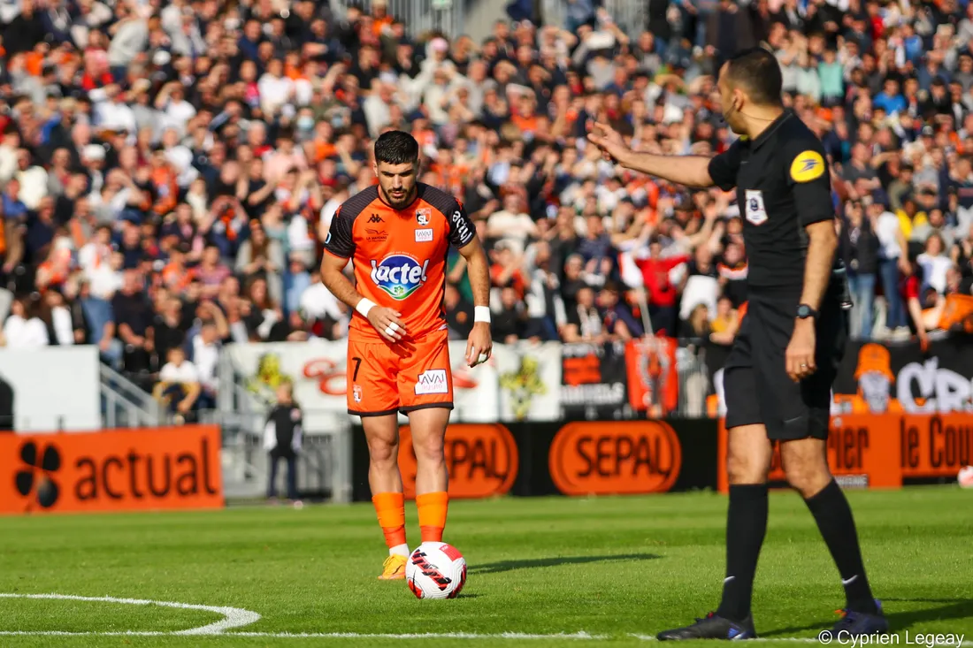 Bryan Goncalves pourrait finalement décider de rester au Stade lavallois.