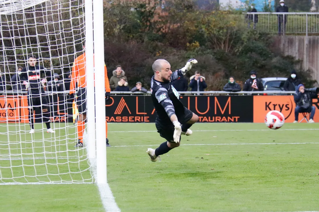 Alexis Sauvage a arrêté deux penalties lors de la séance de tirs au but.
