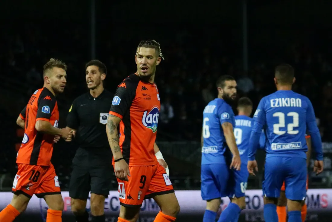 Grâce à un but de Geofrray Durbant, le Stade lavallois s'est imposé à Sedan.