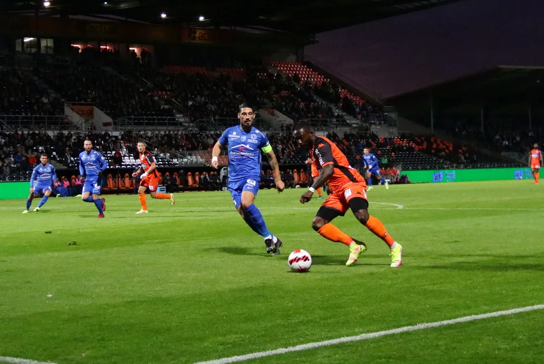 Kader Nchobi a manqué une belle occasion d'ouvrir le score en première mi-temps.