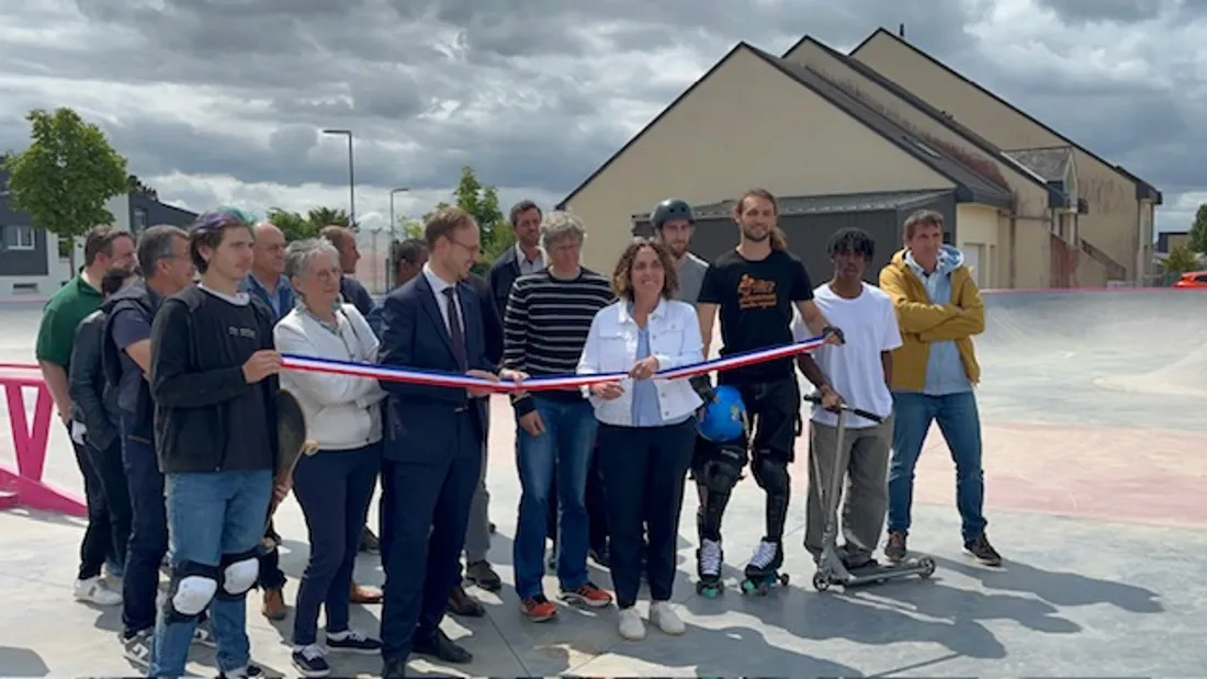 Inauguration en présence du maire Florian Bercault et des acteurs du projet