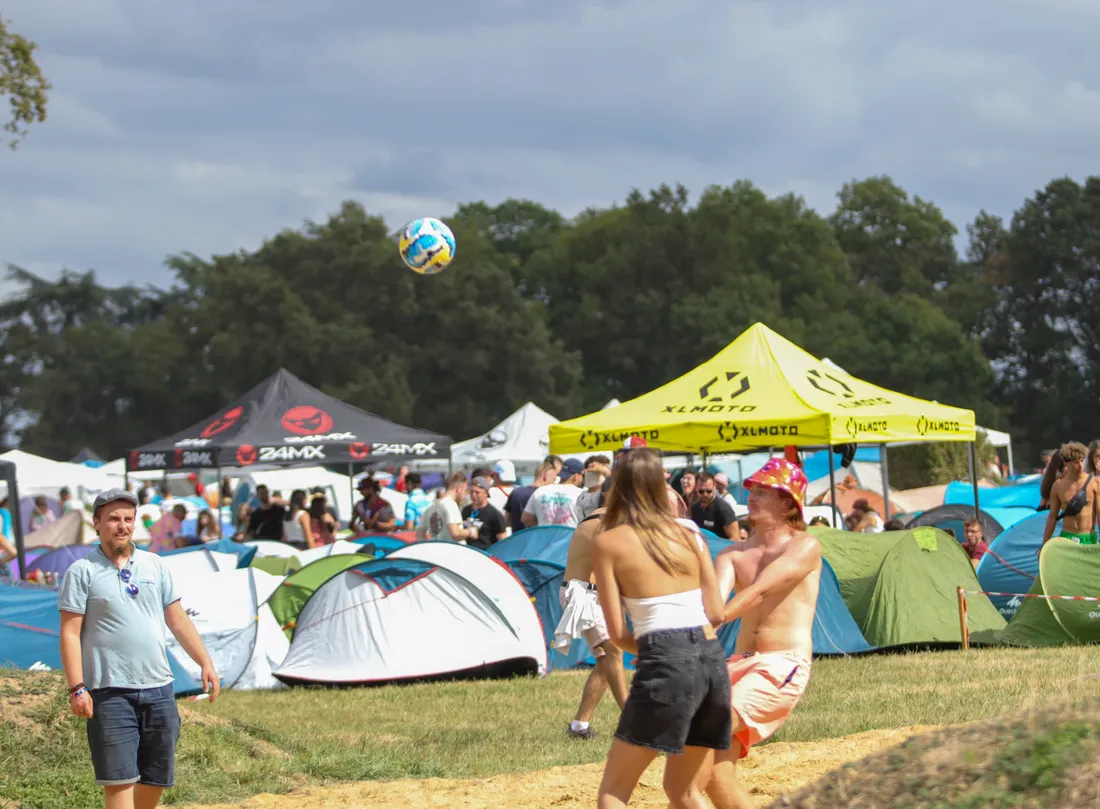 On joue aussi sur le camping du V and B Fest'.