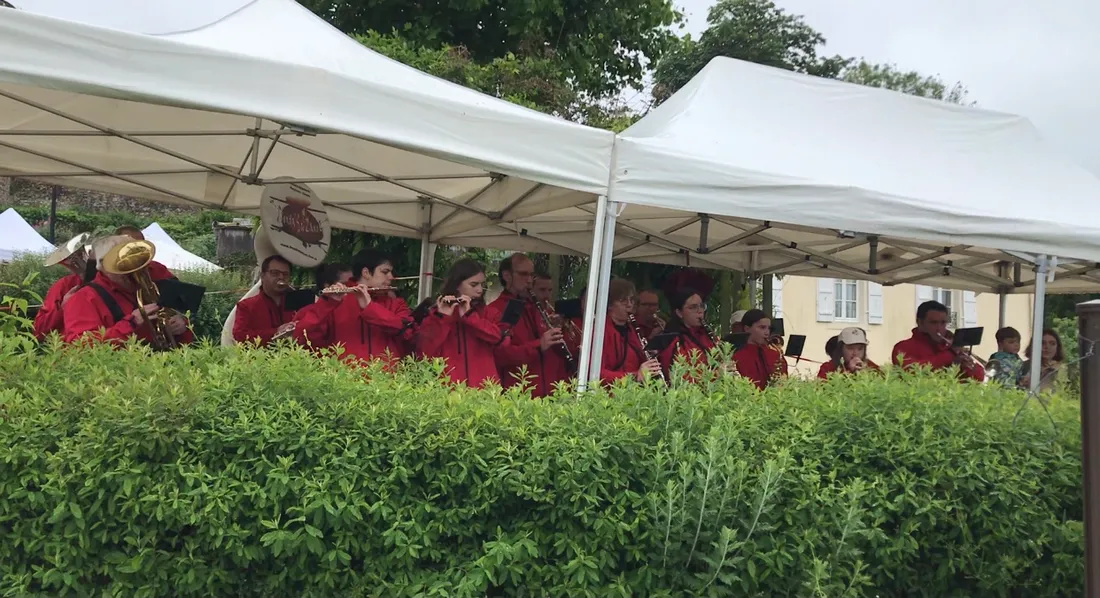 Le groupe de musicien a fait le spectacle pendant ce rendez-vous. 