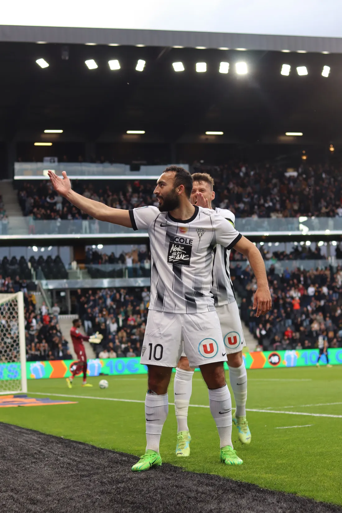 Himad Abdelli a réveillé le public de Raymond Kopa