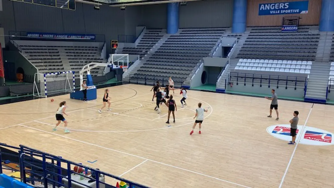 Les joueuses de l'UFAB à l'entraînement jeudi 2 septembre