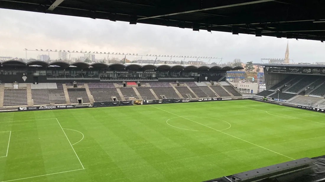 Les travaux de la nouvelle tribune Saint-Léonard 