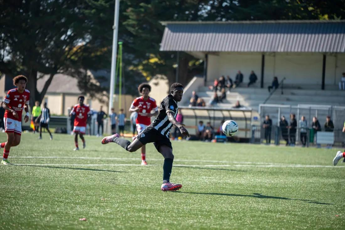 Mamadou Diallo, le plus jeune joueur à signer professionnel dans l'histoire d'Angers Sco.