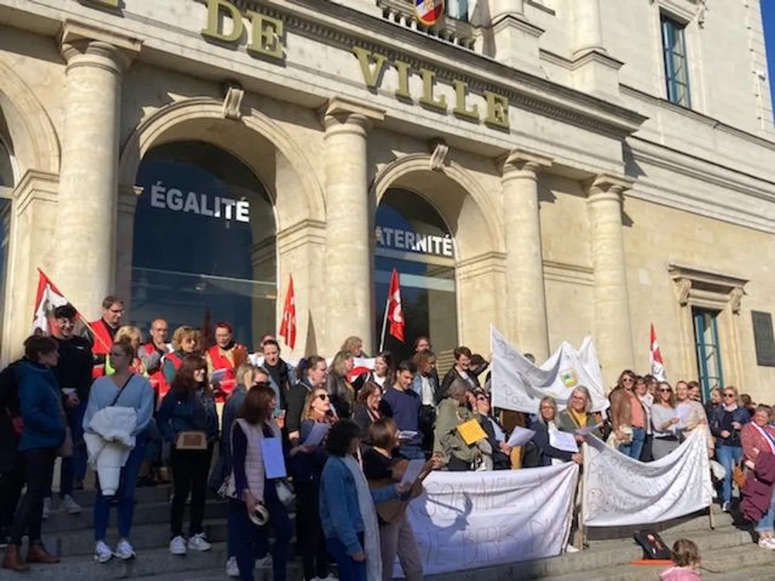 Manif Enfance Laval_06 10 22_DR