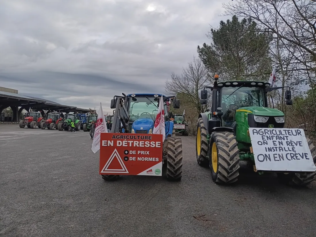 Manif agriculteurs Laval tracteurs convoi 2_25 01 24_Marie Chevillard