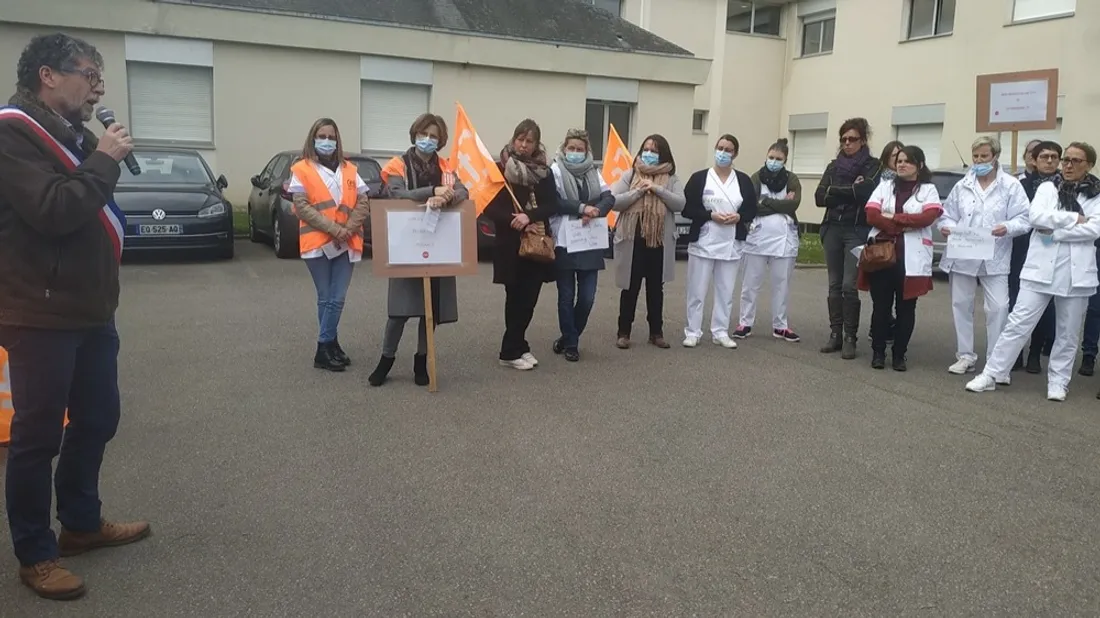 Manif hopital Pouance Esnault soignants_04 04 22_CJ