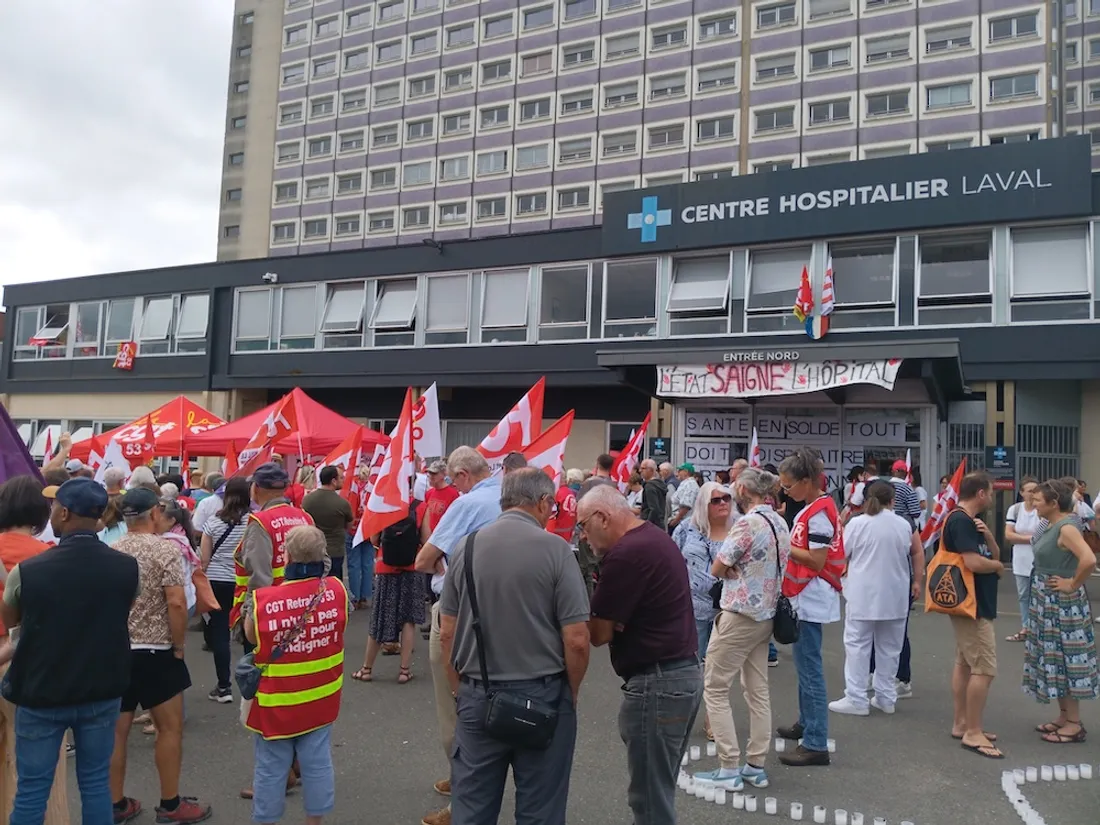 Manifestation hôpital lavallois 700 personnes_27 06 25_Marie Chevillard