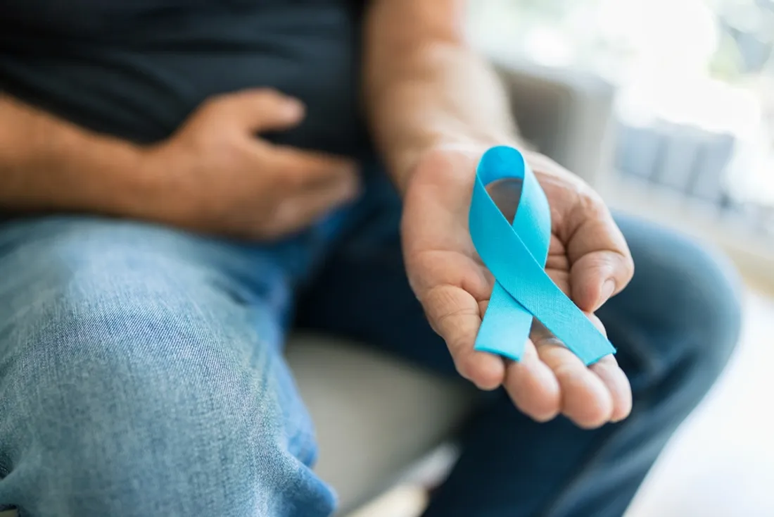 Mars Bleu homme ruban cancer colorectal_15 03 24_tommyandone - Envato Elements