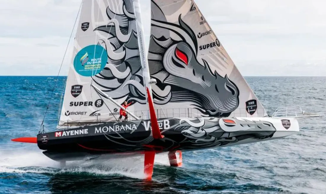 Maxime Sorel sur son Dragon des mers, l'Imoca VandB-Monbana-Mayenne.