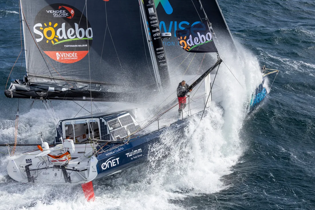 Fabrice Amedeo remonte l'Atlantique en ce moment.