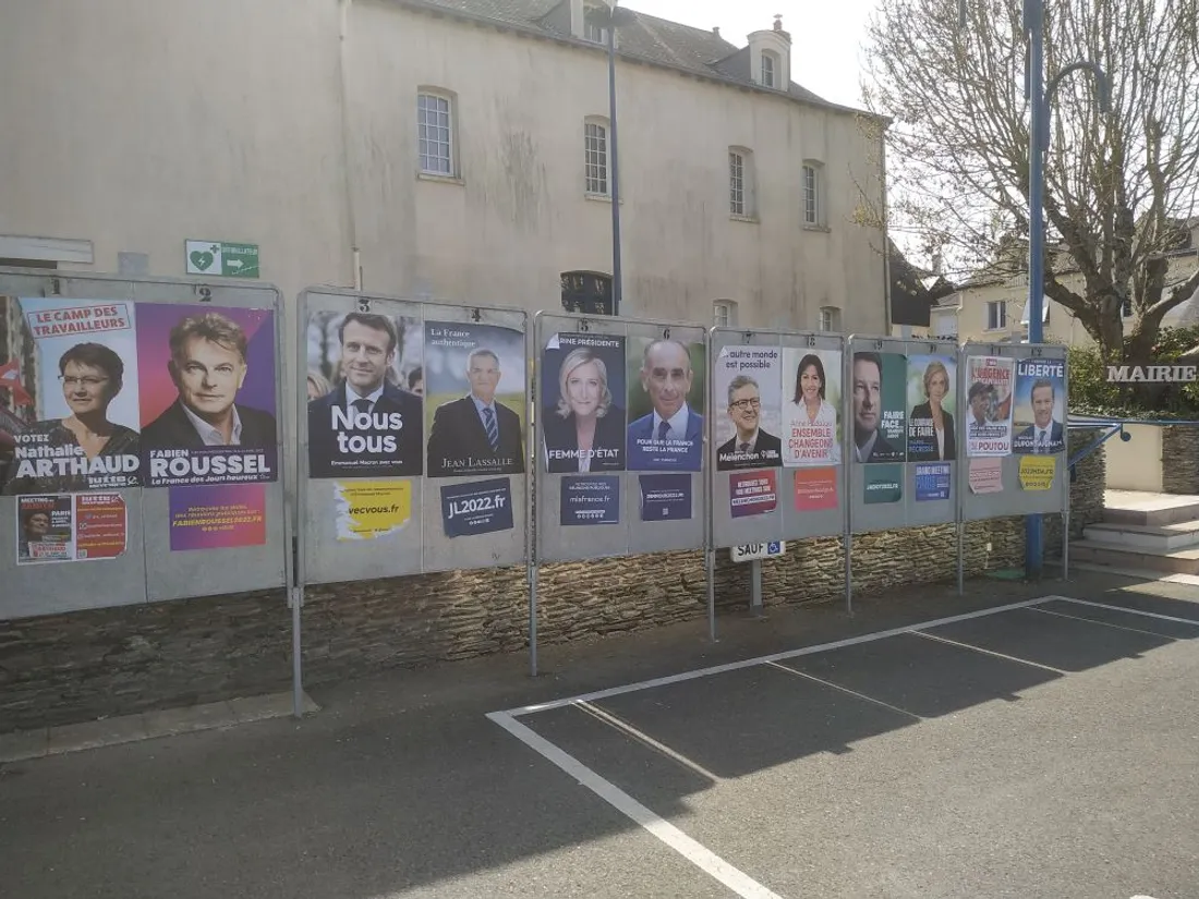 Panneaux électoraux St Gemmes_11 04 22_CJ