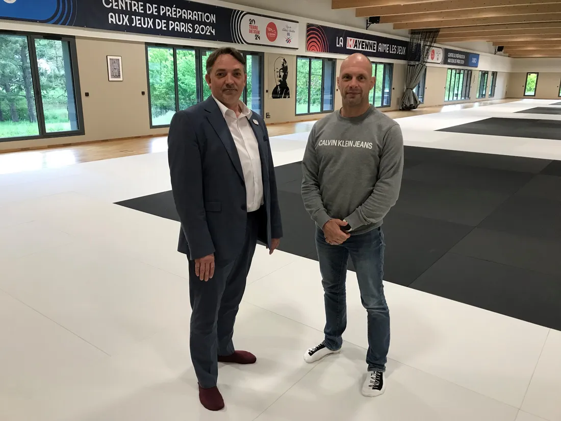 Vincent Saulnier (à gauche) et Rodrigue Chenet (à droite) ont expliqué le principe de cet accueil.