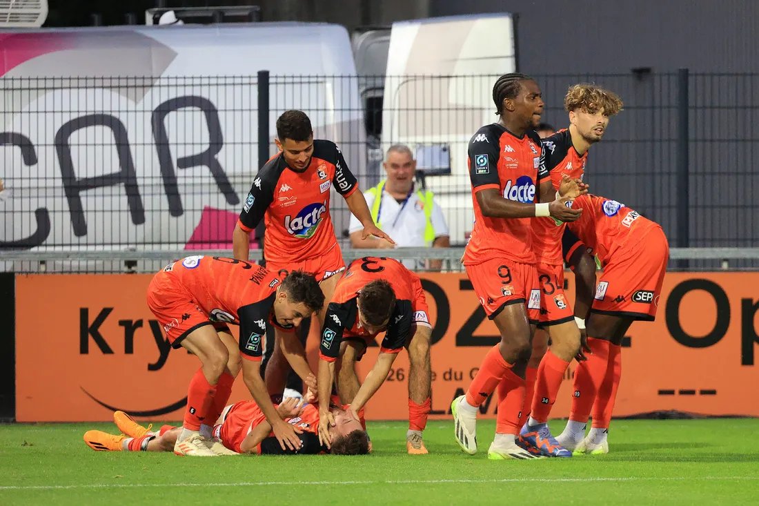 Le Stade lavallois est en tête de la Ligue 2 avant d'affronter Guingamp.