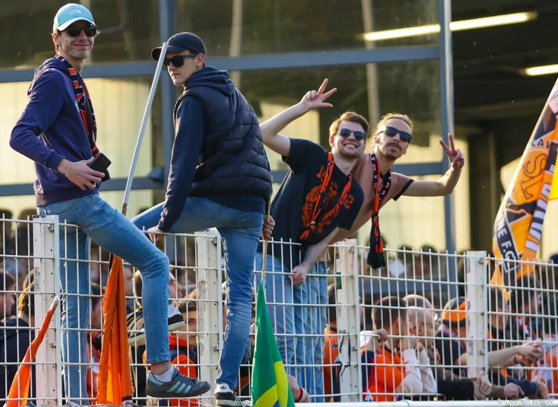 Supporters jeunes Stade Lavallois Chambly_02 05 22_Cyprien Legeay