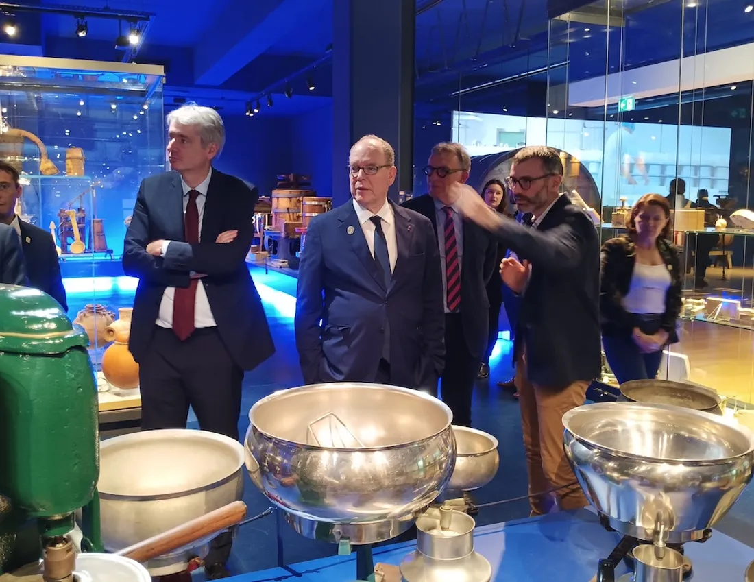 Visite Cité du Lait Albert II de Monaco bidons lait_06 05 24_Marie Chevillard