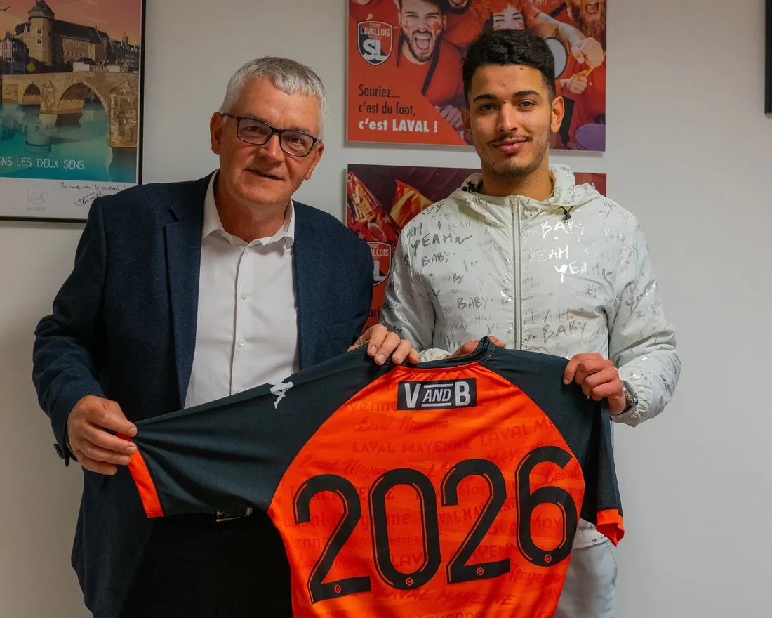 Amin Cherni avec le président du Stade lavallois.