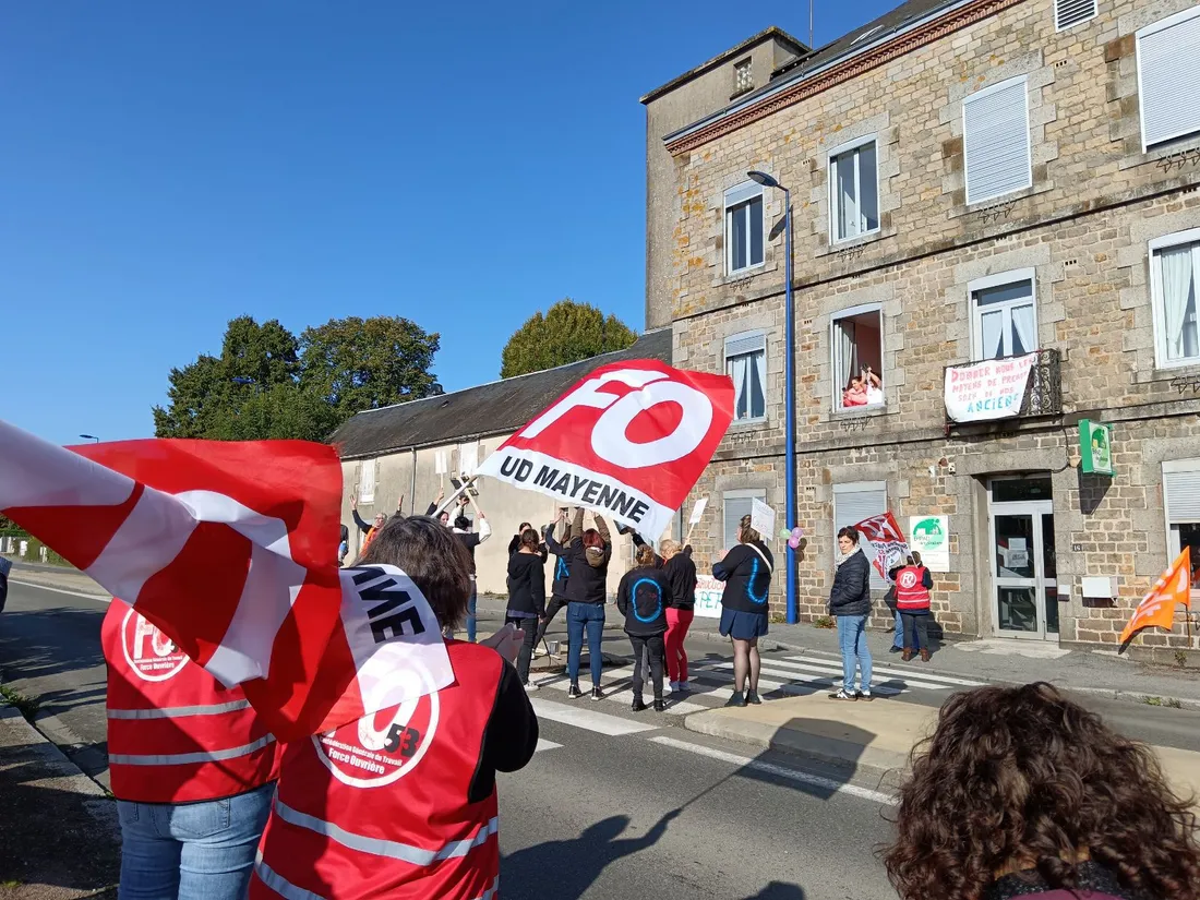 Manif EHPAD Pré-en-Pail_11 10 24_AVC