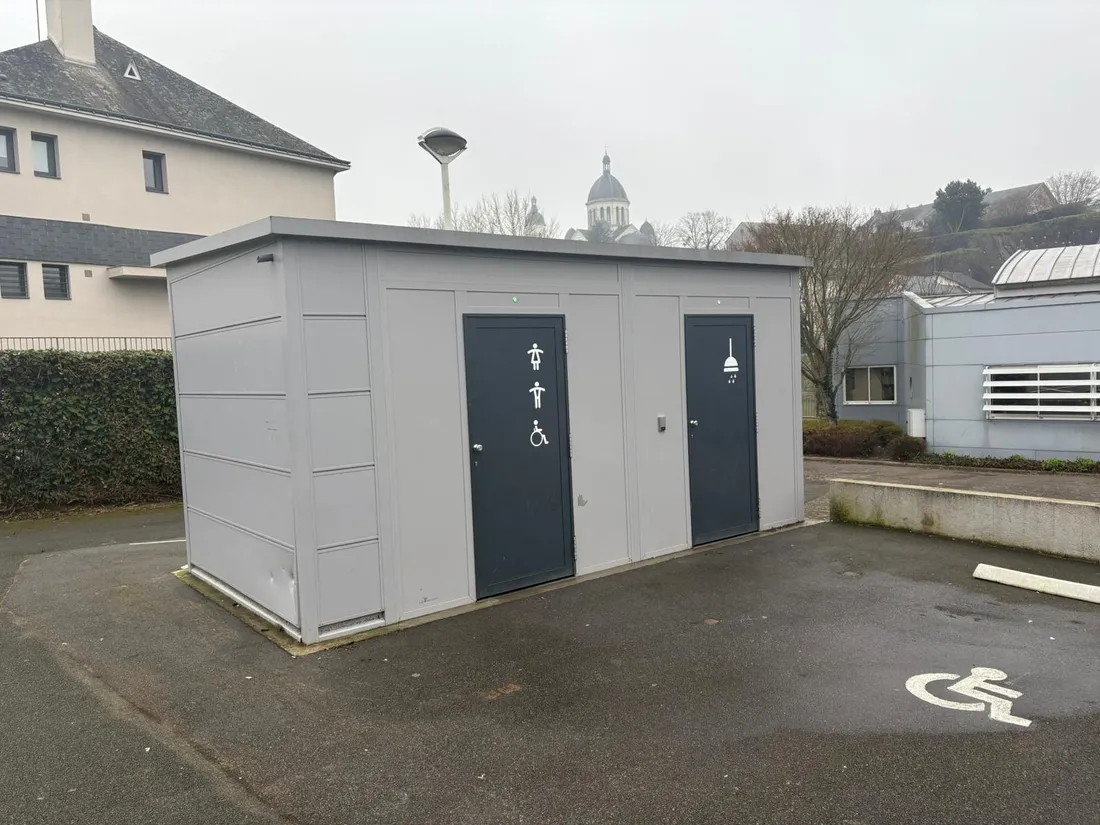 Le corps d'un SDF a été retrouvé sans vie dans les toilettes publiques de Segré.