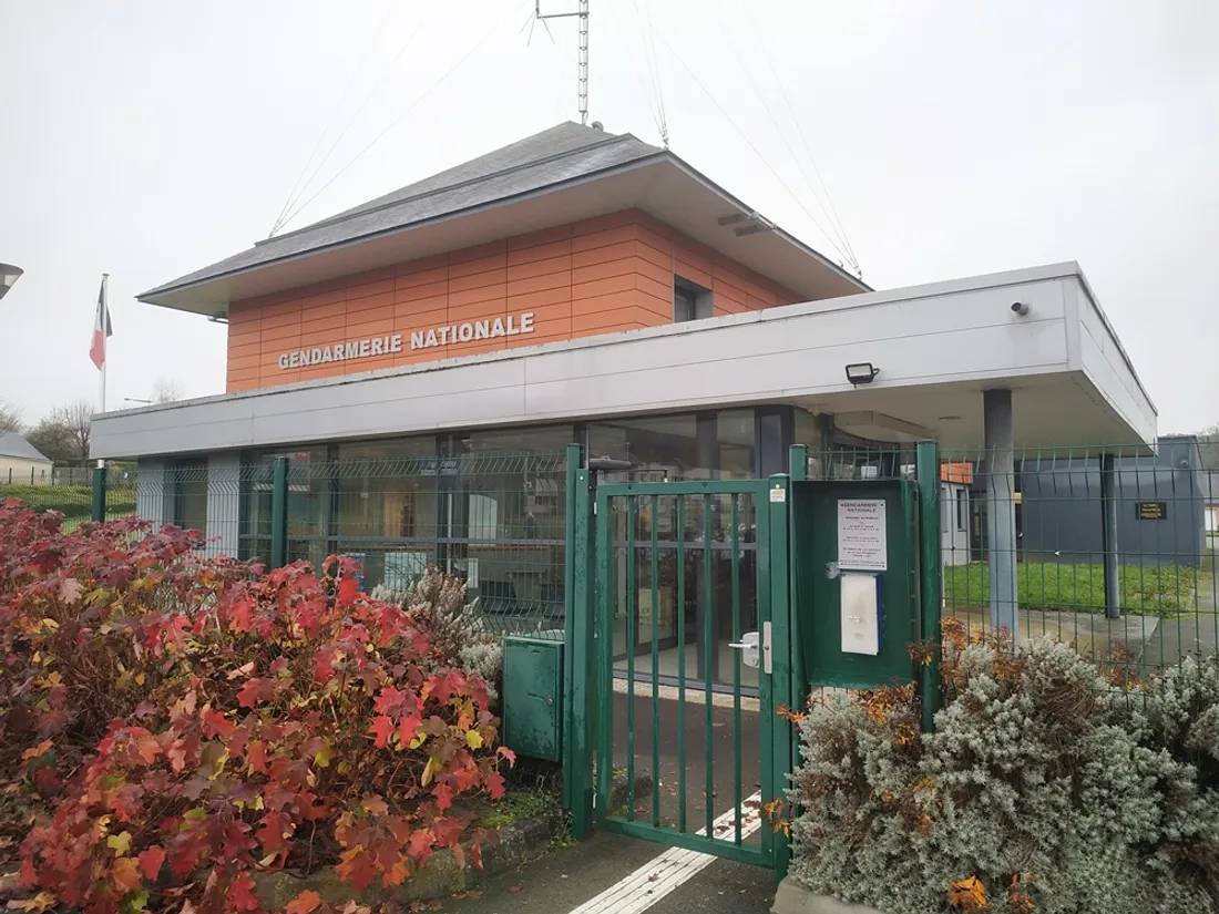 brigade gendarmerie Chateau Gontier sur Mayenne extérieur_07 12 21_CJ