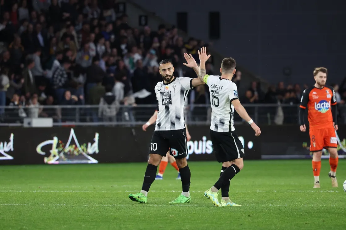 Himad Abdelli et Pierrick Capelle auront mené le SCO vers l'égalisation