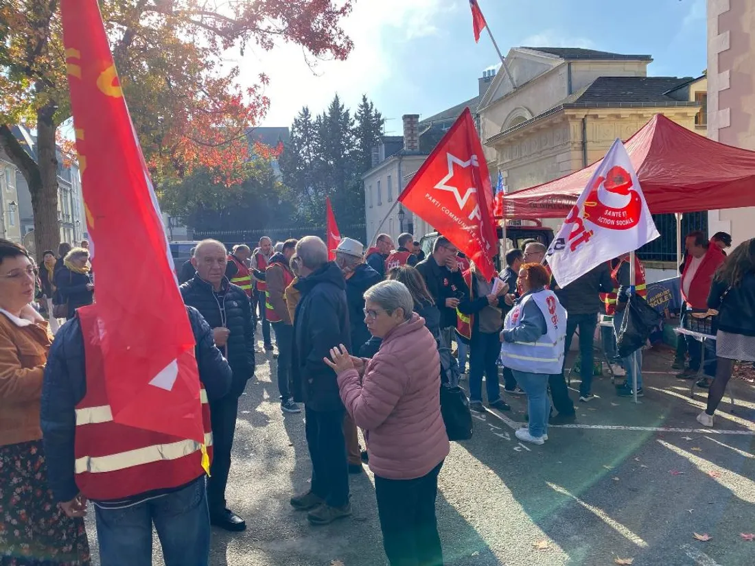 manif CGT retraites salaires prefecture Laval_10 11 22_Cyprien Legeay