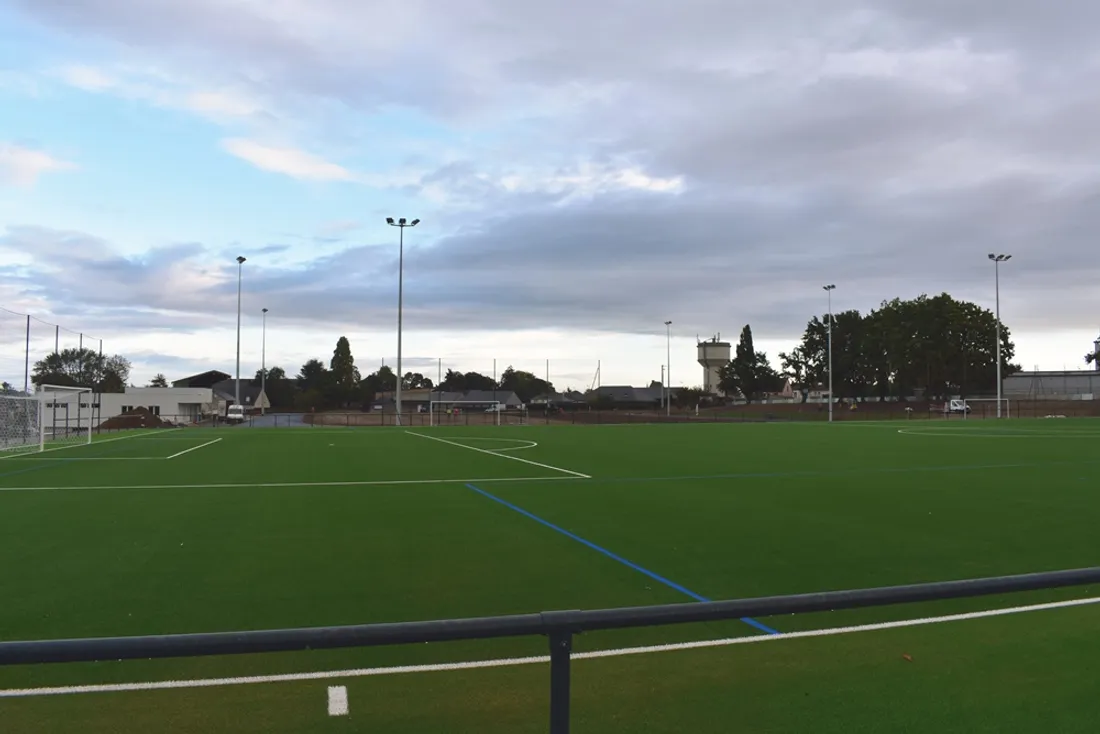 terrain synthétique Cossé le Vivien_29 09 22_Ville de Cossé le Vivien