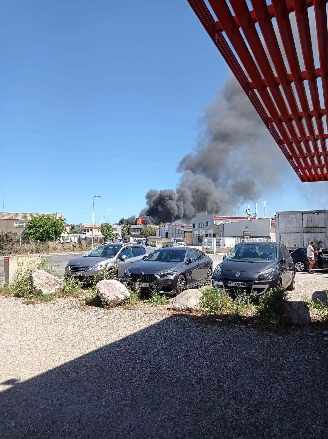 Feu Pyrénées orientales fourgonette