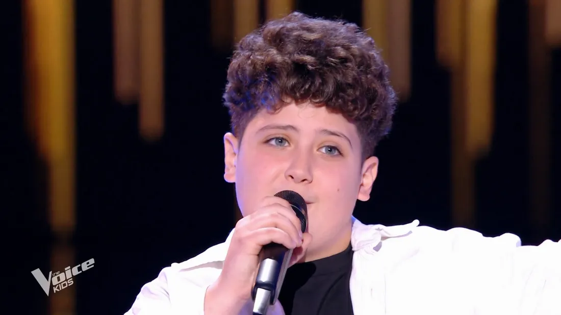 Diégo sur le plateau de The Voice Kids