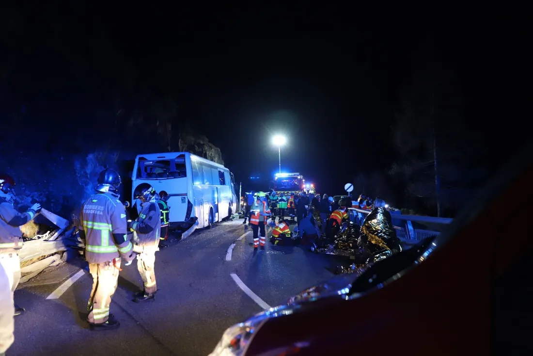 Un car espagnol venu de Barcelone a percuté une falaise