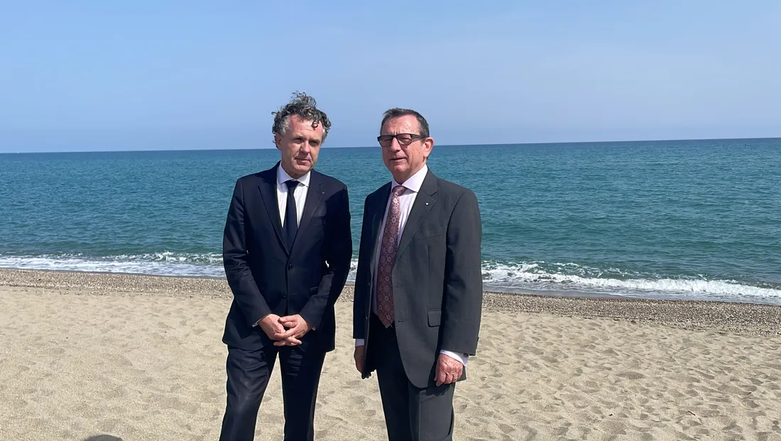 Christophe Béchu, ministre de la Transition écologique aux côtés de Marc Médina, maire de Torreilles