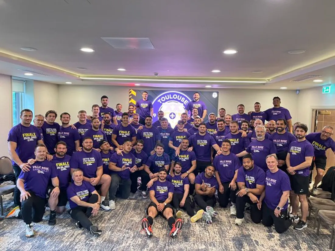 Les joueurs du Stade Toulousain en violet pour soutenir le TFC